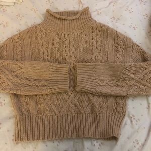 Nice sweater (brand new) never worn but no tags